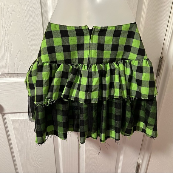 Hot Topic Lime Green Plaid Skirt - Picture 2 of 4
